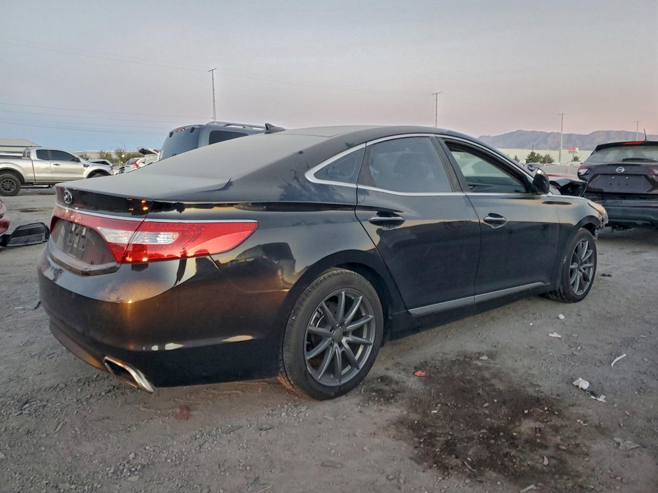 2016 HYUNDAI AZERA photo 3