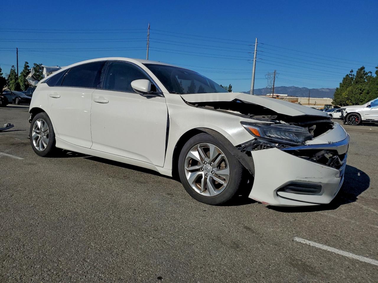 2018 HONDA ACCORD LX photo 4