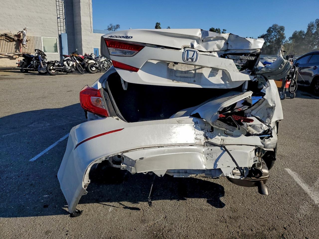 2018 HONDA ACCORD LX photo 6
