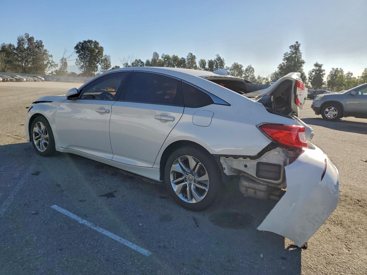 2018 HONDA ACCORD LX photo 2