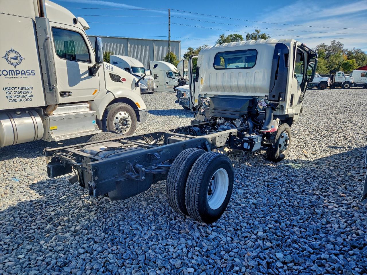 2025 ISUZU NPR TRUCK CAB AND CHASSIS photo 3