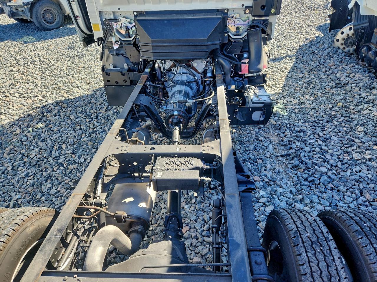 2025 ISUZU NPR TRUCK CAB AND CHASSIS photo 10