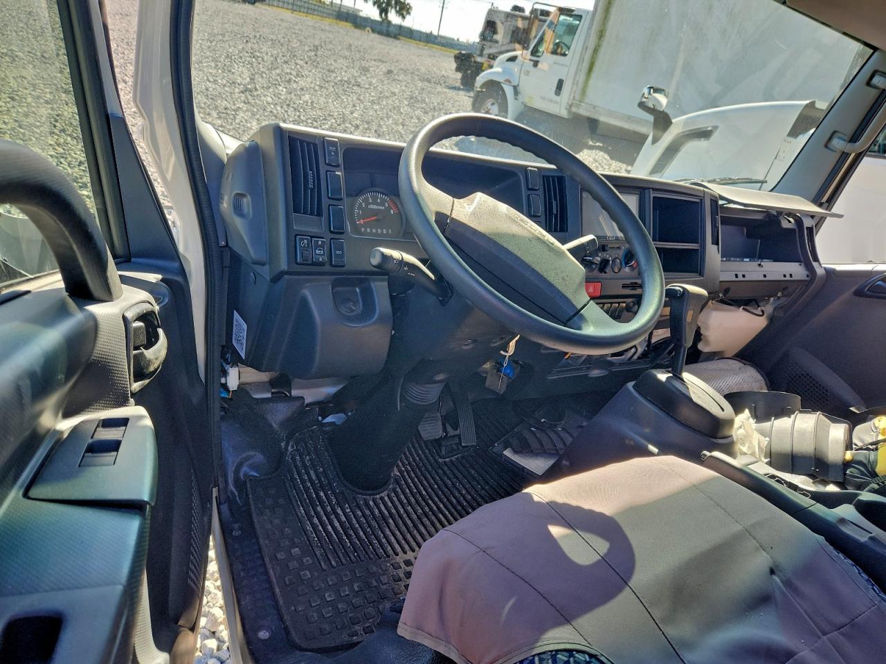 2025 ISUZU NPR TRUCK CAB AND CHASSIS photo 8