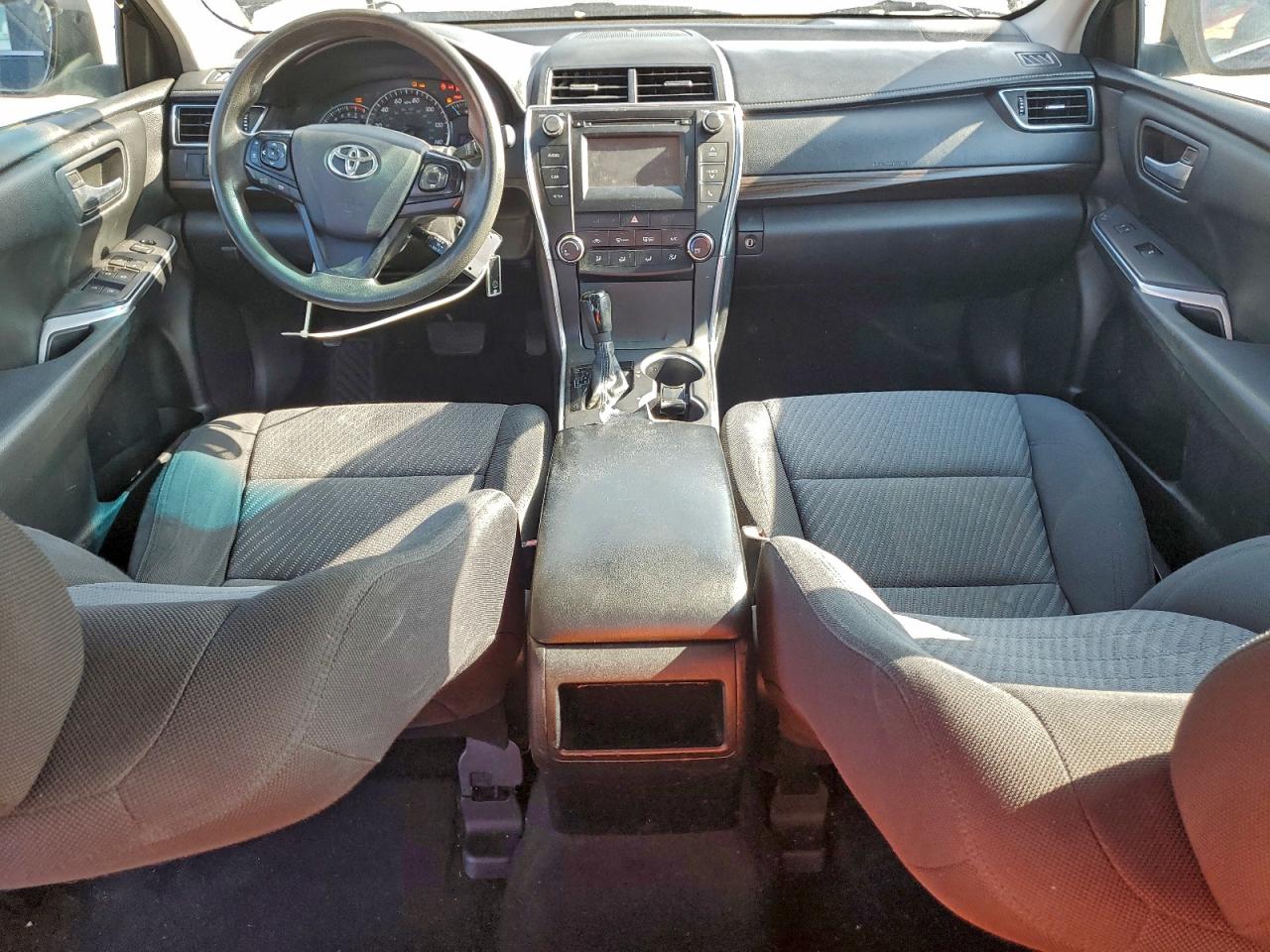 2015 TOYOTA CAMRY LE photo 8