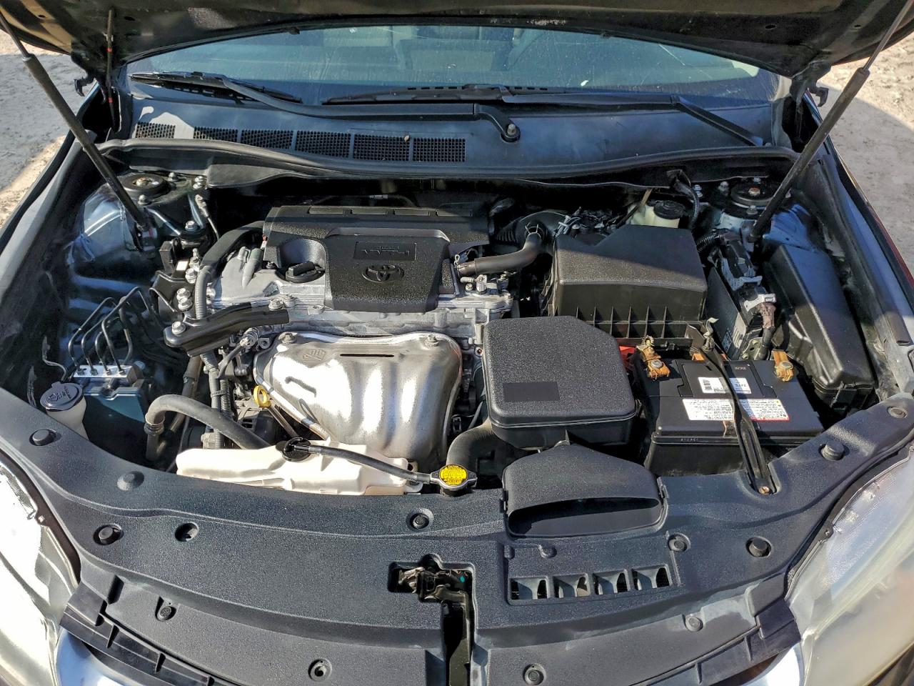 2015 TOYOTA CAMRY LE photo 11
