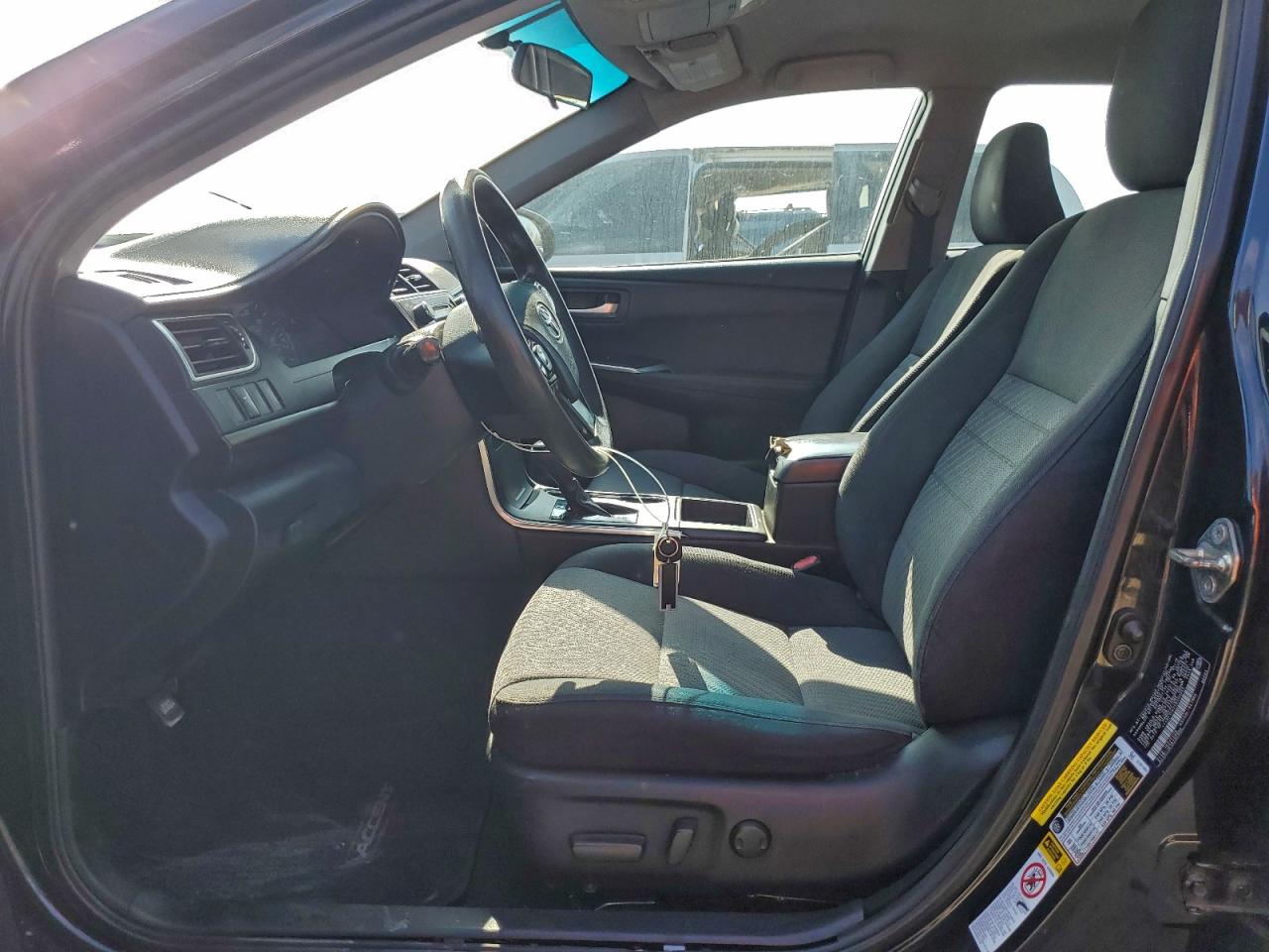 2015 TOYOTA CAMRY LE photo 7
