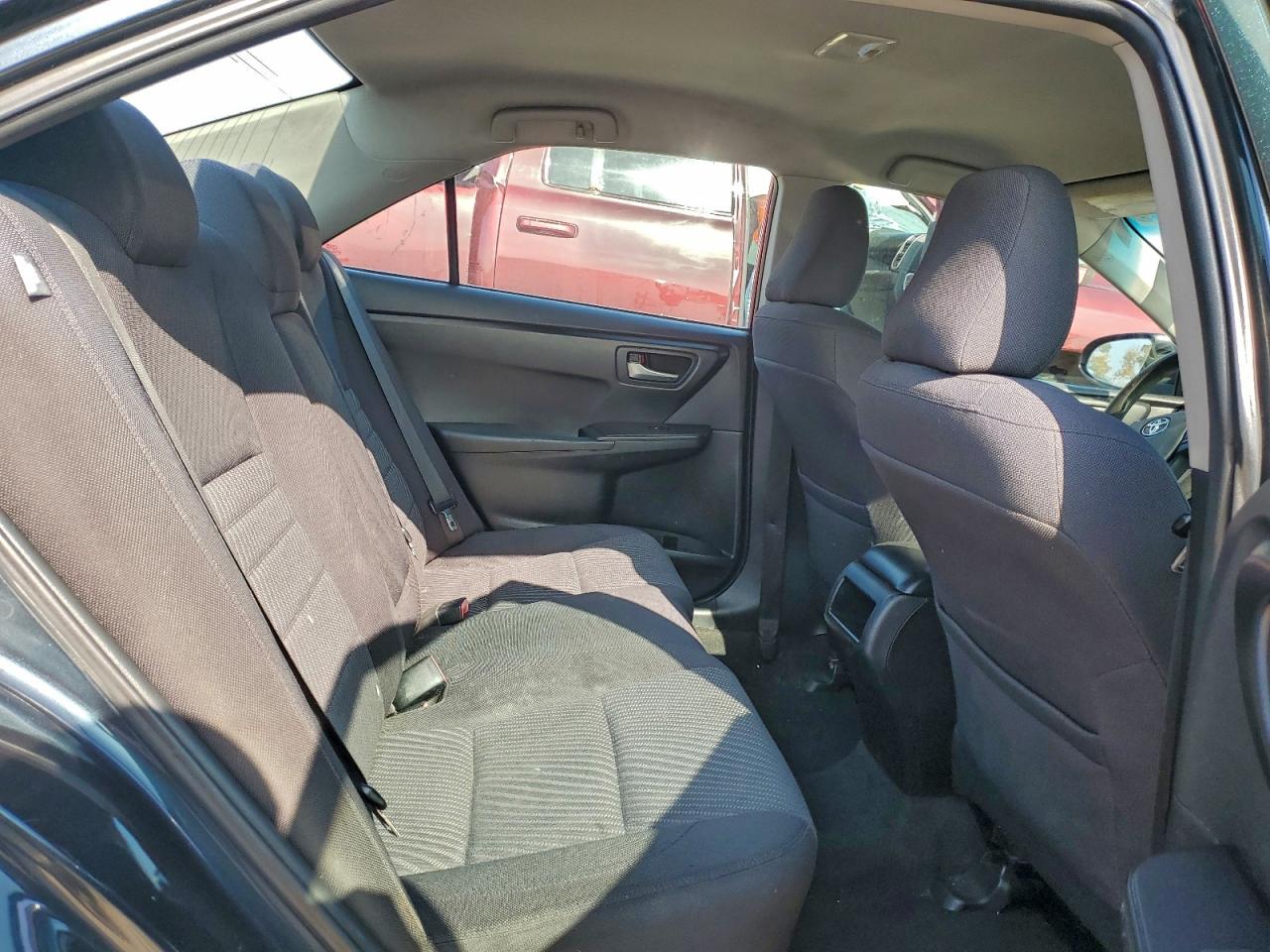 2015 TOYOTA CAMRY LE photo 10