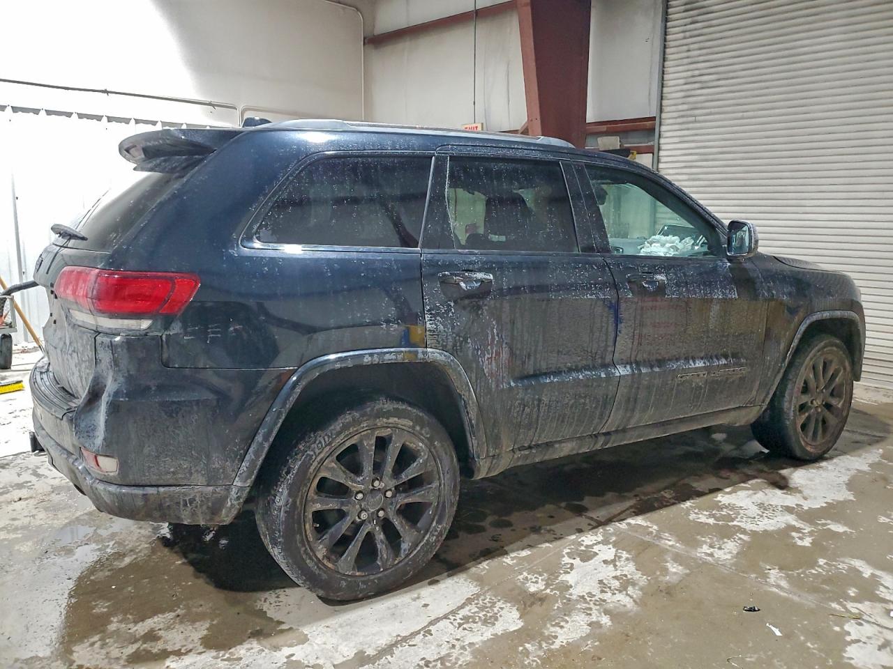 2019 JEEP GRAND CHEROKEE LAREDO photo 3