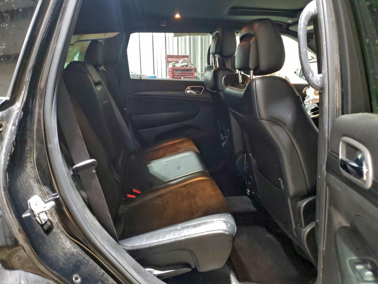 2019 JEEP GRAND CHEROKEE LAREDO photo 11