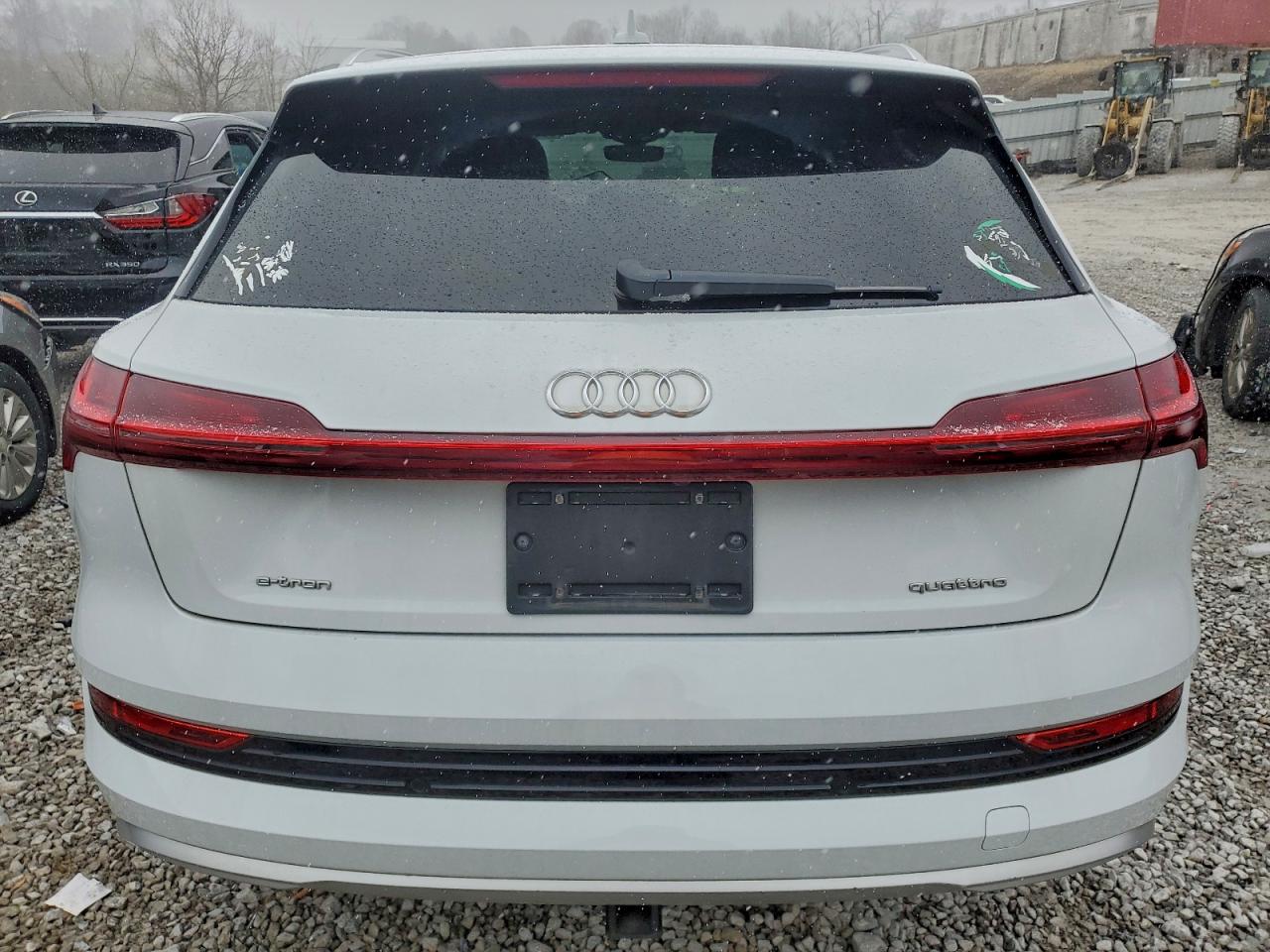 2021 AUDI E-TRON PREMIUM PLUS photo 6
