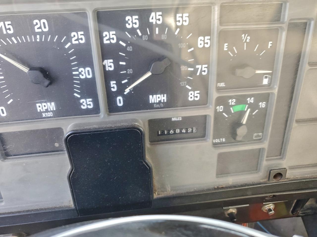 2001 INTERNATIONAL 4000 4700 photo 9