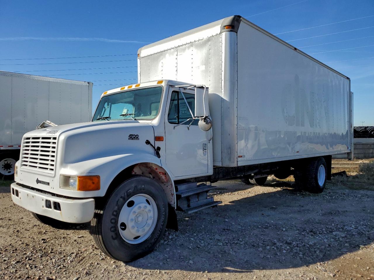2001 INTERNATIONAL 4000