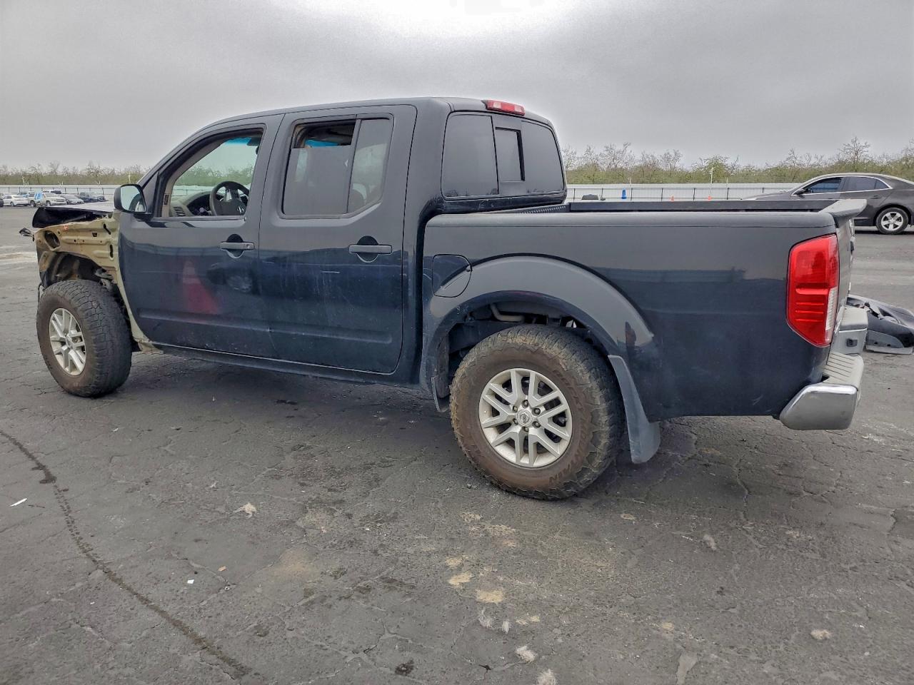 2019 NISSAN FRONTIER S photo 2