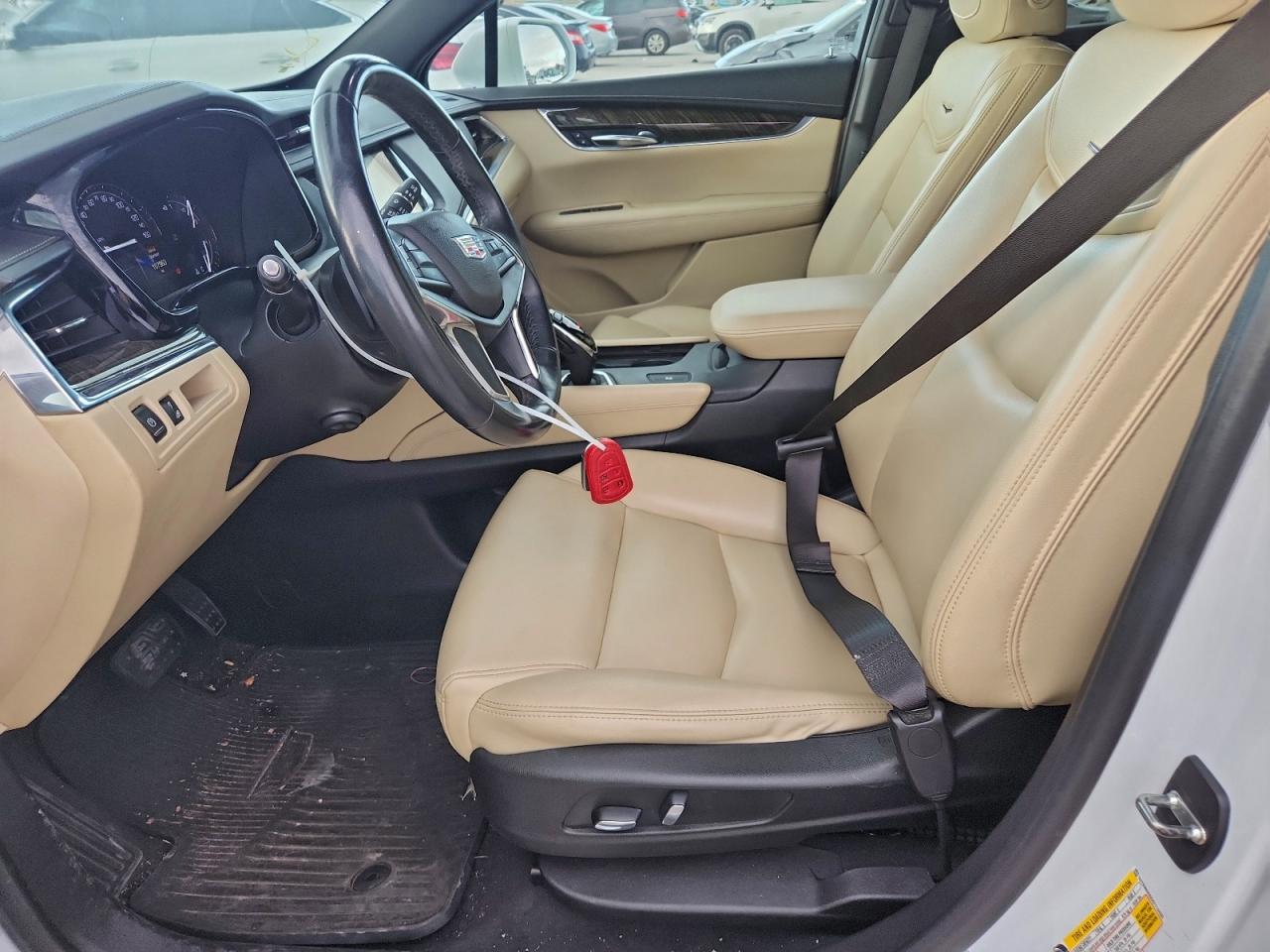 2017 CADILLAC XT5 photo 7
