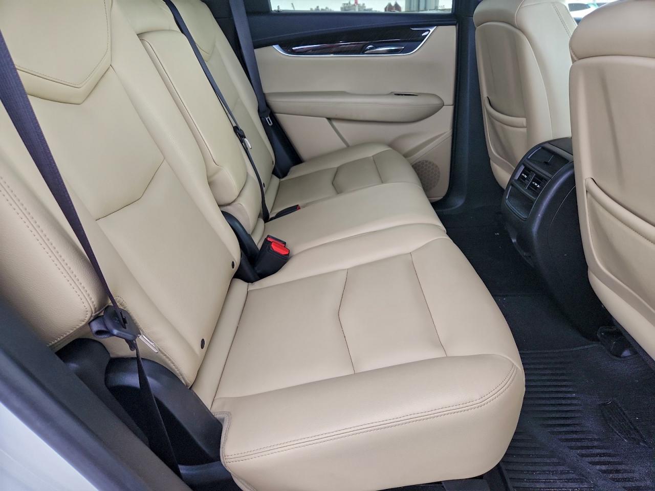 2017 CADILLAC XT5 photo 10