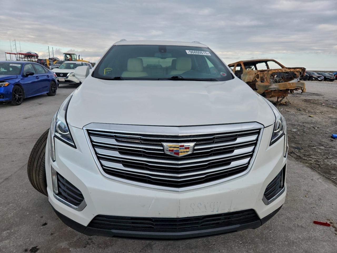 2017 CADILLAC XT5 photo 5