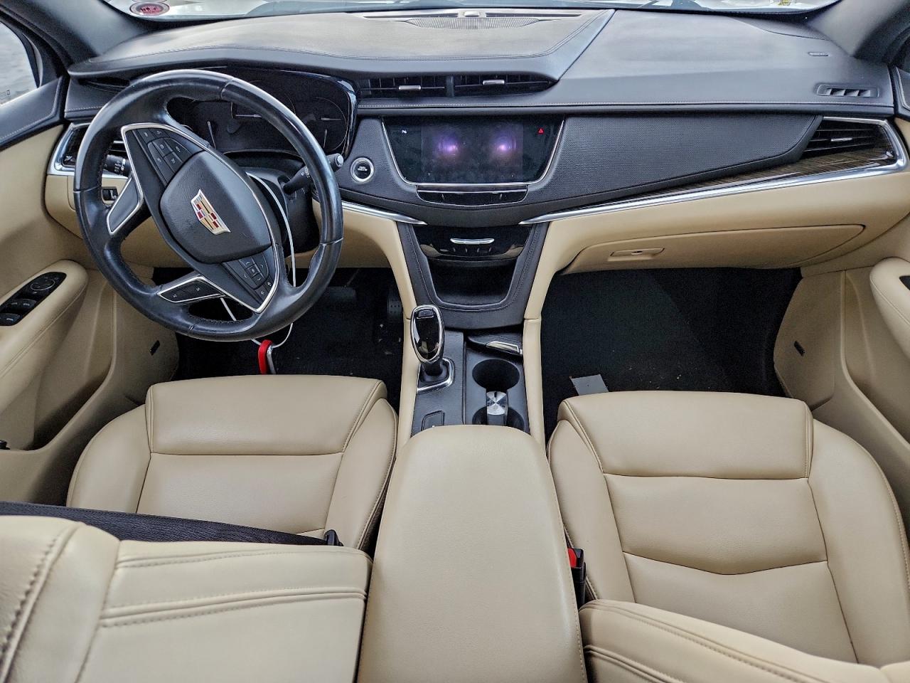 2017 CADILLAC XT5 photo 8