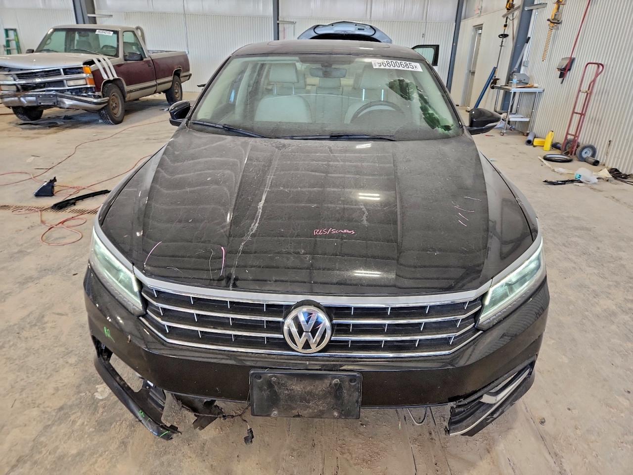2017 VOLKSWAGEN PASSAT SE photo 5