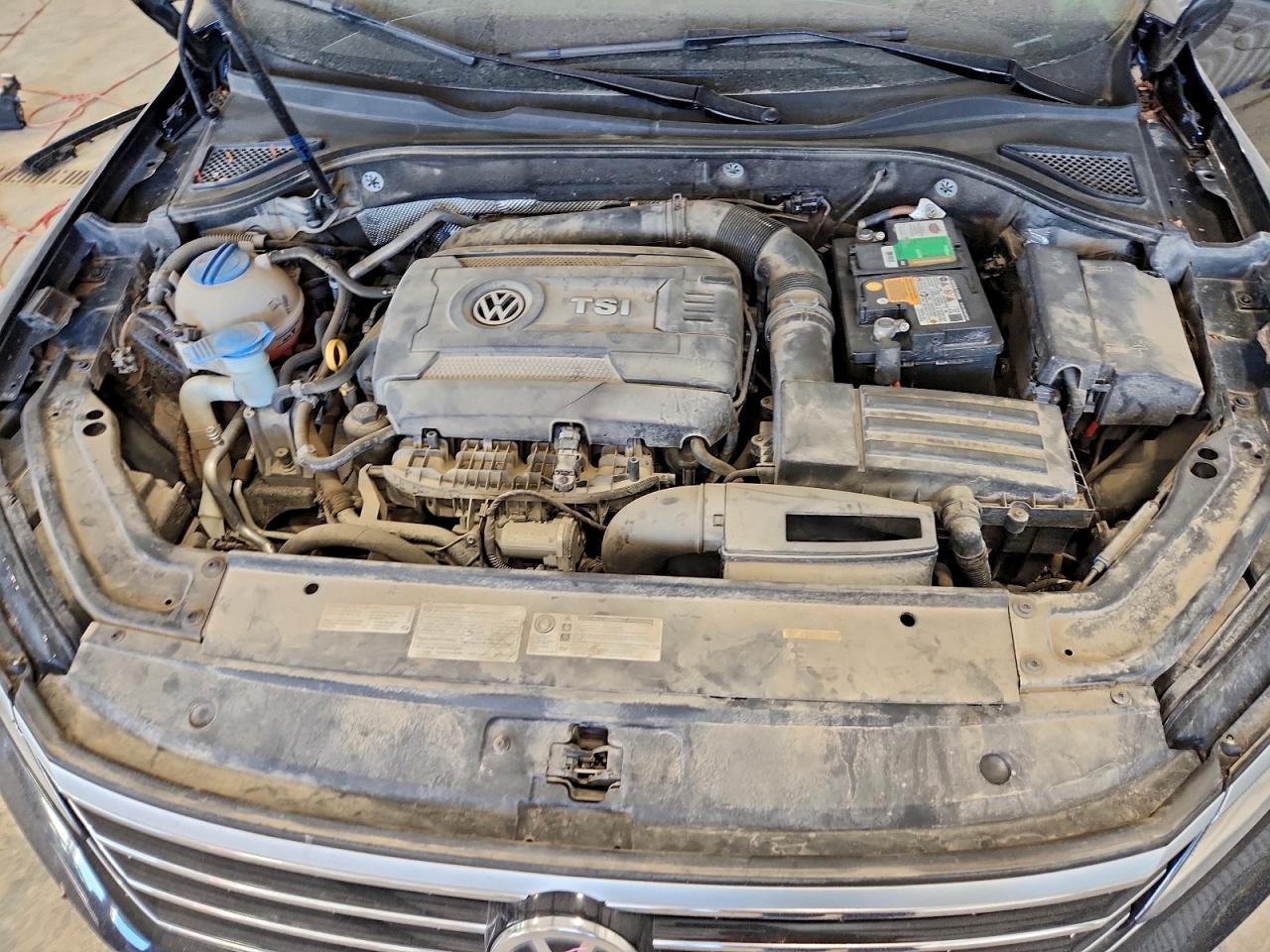 2017 VOLKSWAGEN PASSAT SE photo 11