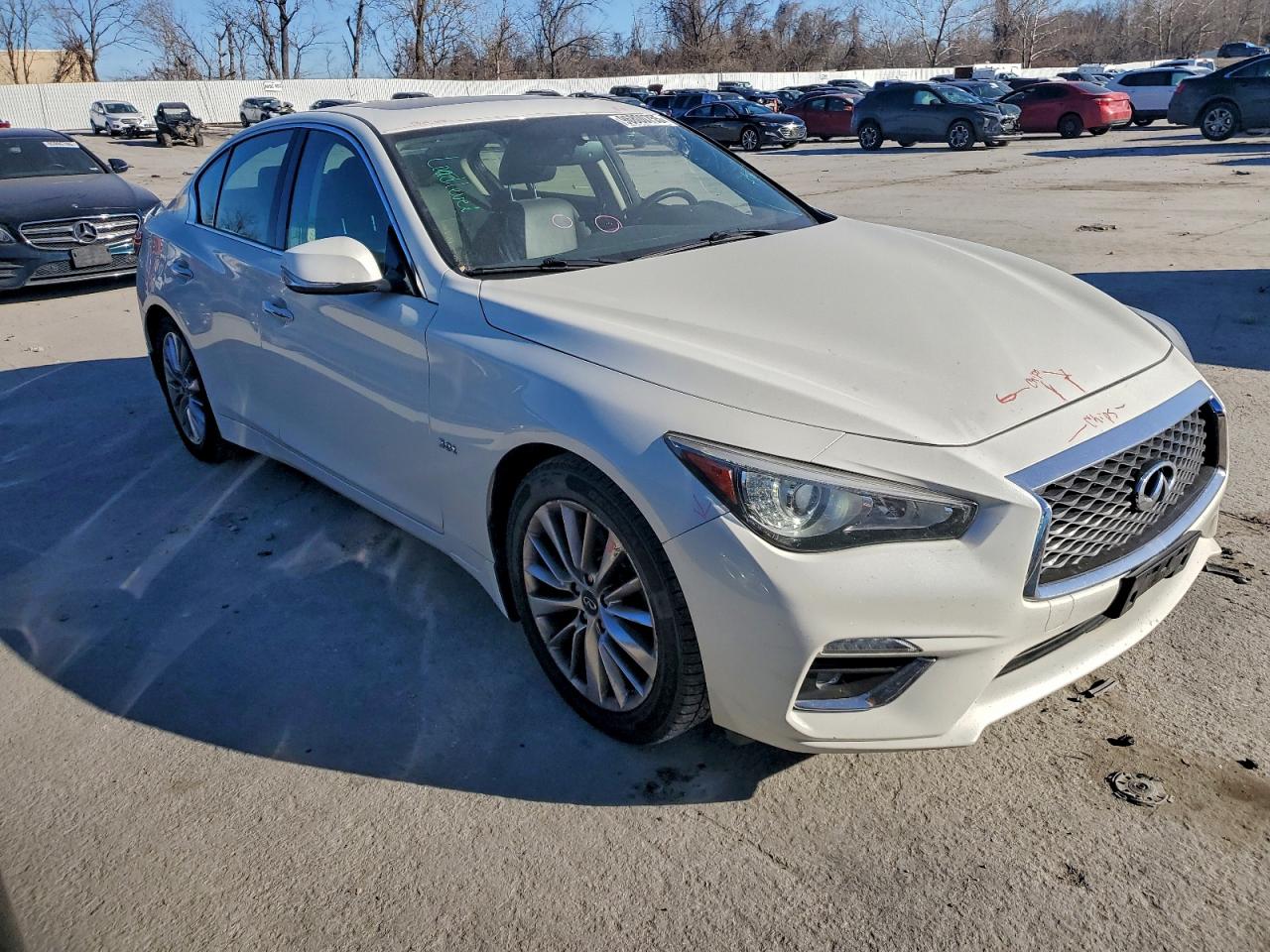 2018 INFINITI Q50 LUXE photo 4
