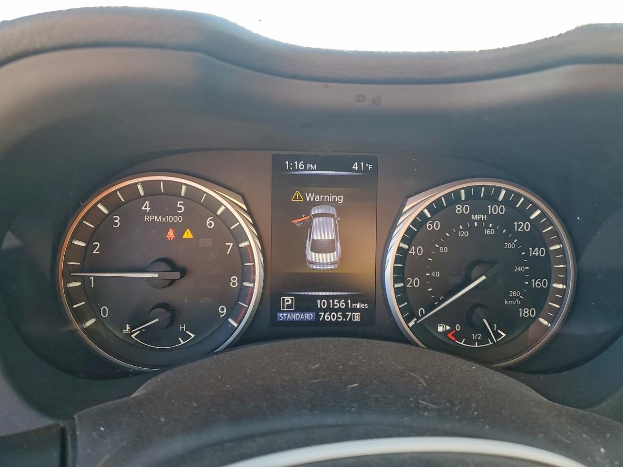2018 INFINITI Q50 LUXE photo 9