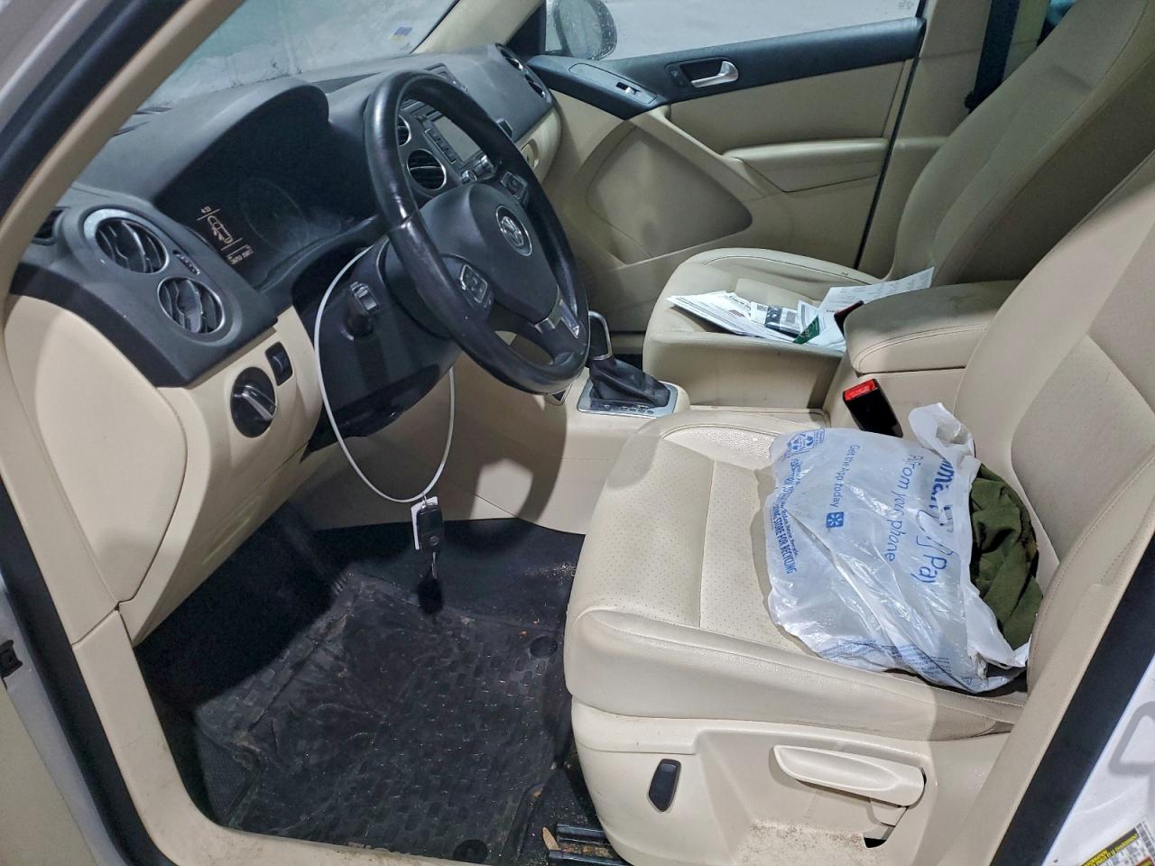 2012 VOLKSWAGEN TIGUAN S photo 7