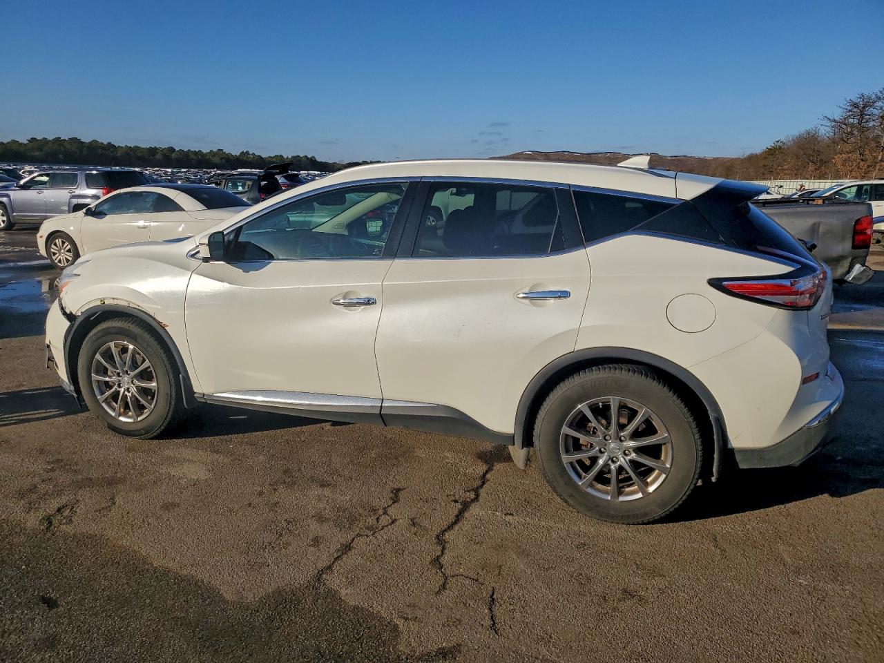2017 NISSAN MURANO S photo 2