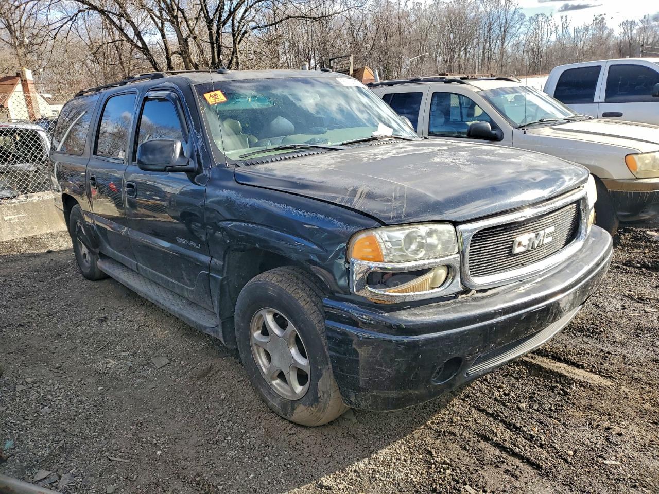 2003 GMC YUKON XL DENALI photo 4