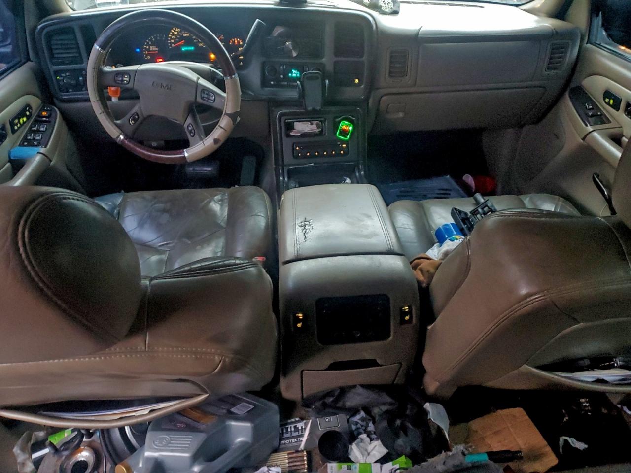 2003 GMC YUKON XL DENALI photo 8