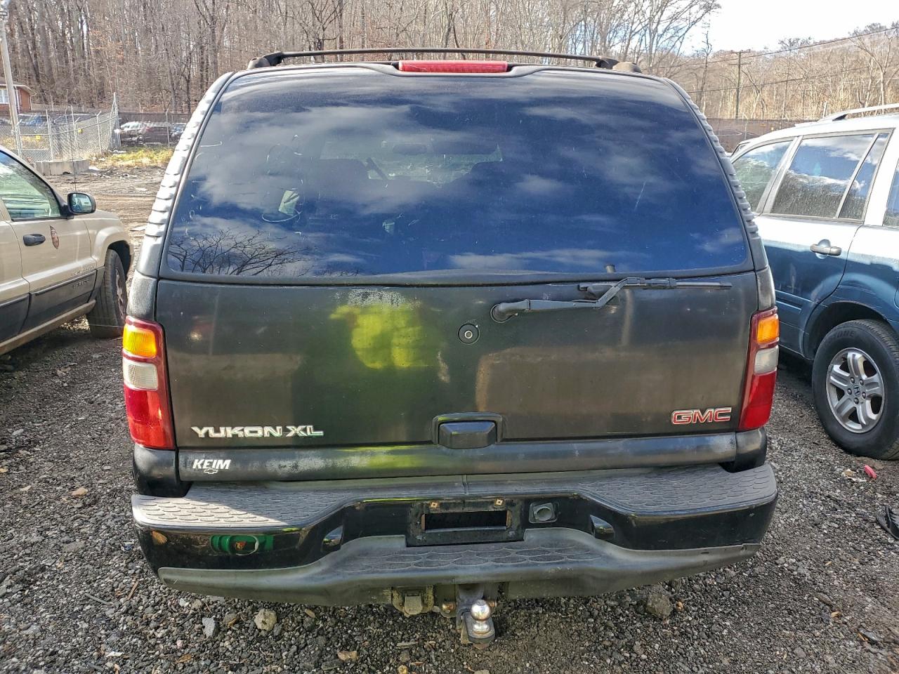 2003 GMC YUKON XL DENALI photo 6