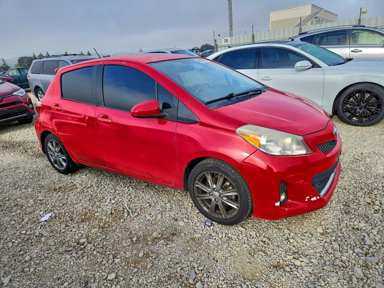 2012 TOYOTA YARIS photo 4