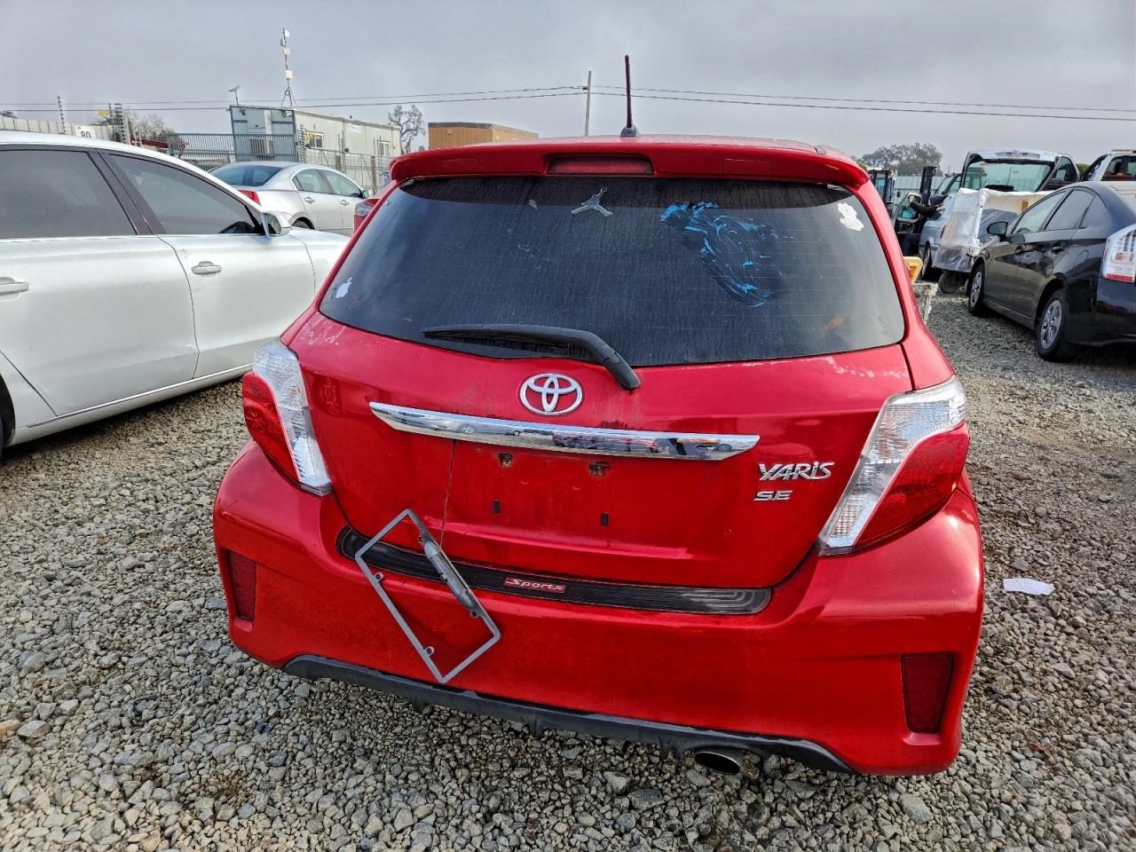 2012 TOYOTA YARIS photo 6
