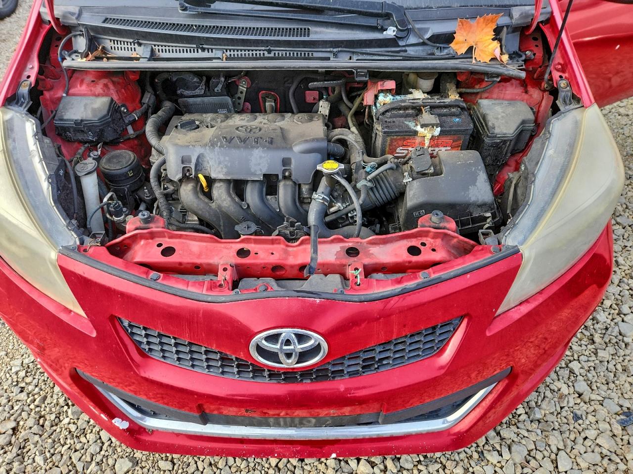 2012 TOYOTA YARIS photo 11