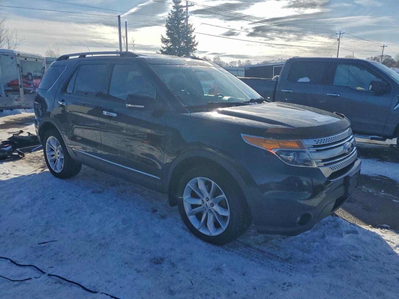 2014 FORD EXPLORER XLT photo 4