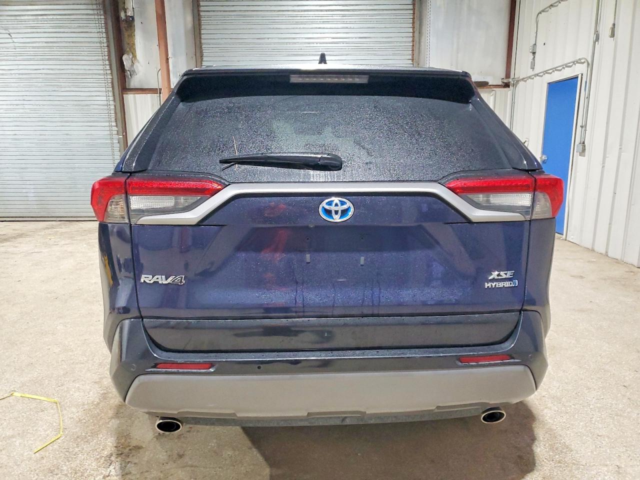 2021 TOYOTA RAV4 XSE photo 6