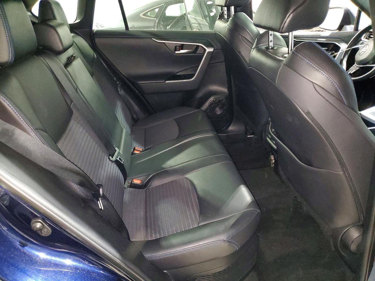 2021 TOYOTA RAV4 XSE photo 11