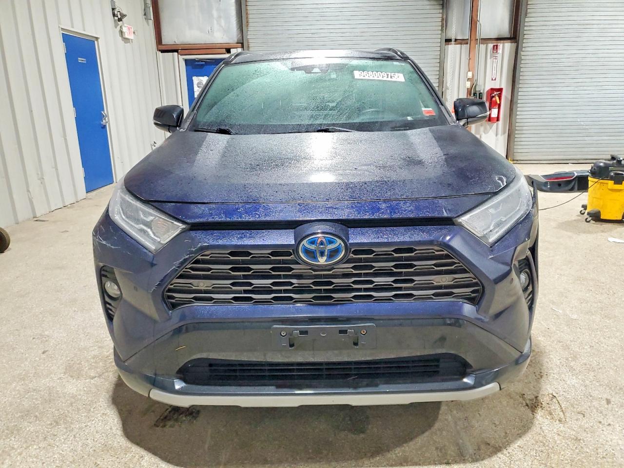 2021 TOYOTA RAV4 XSE photo 5