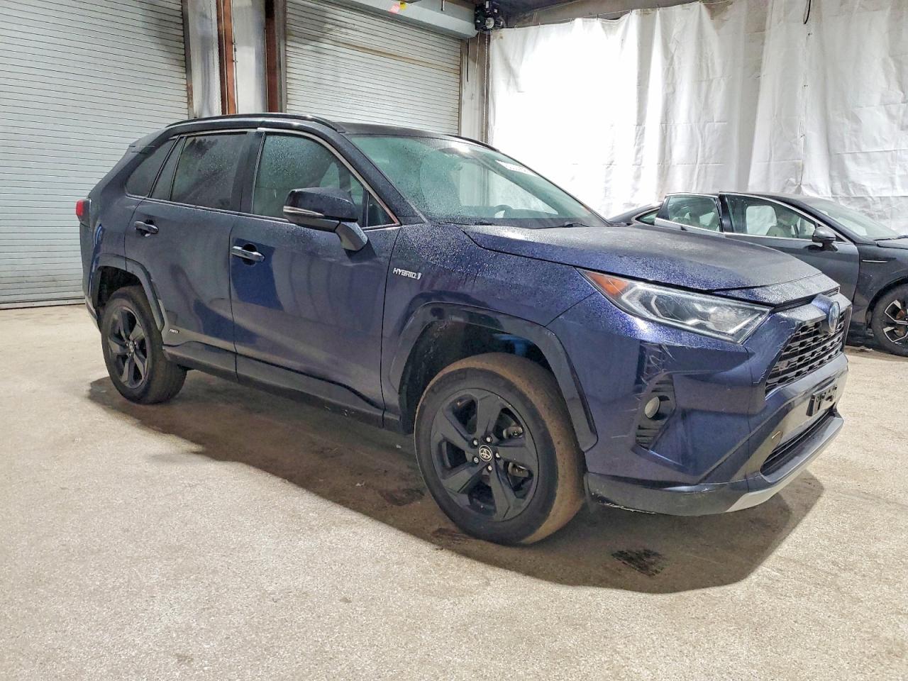 2021 TOYOTA RAV4 XSE photo 4