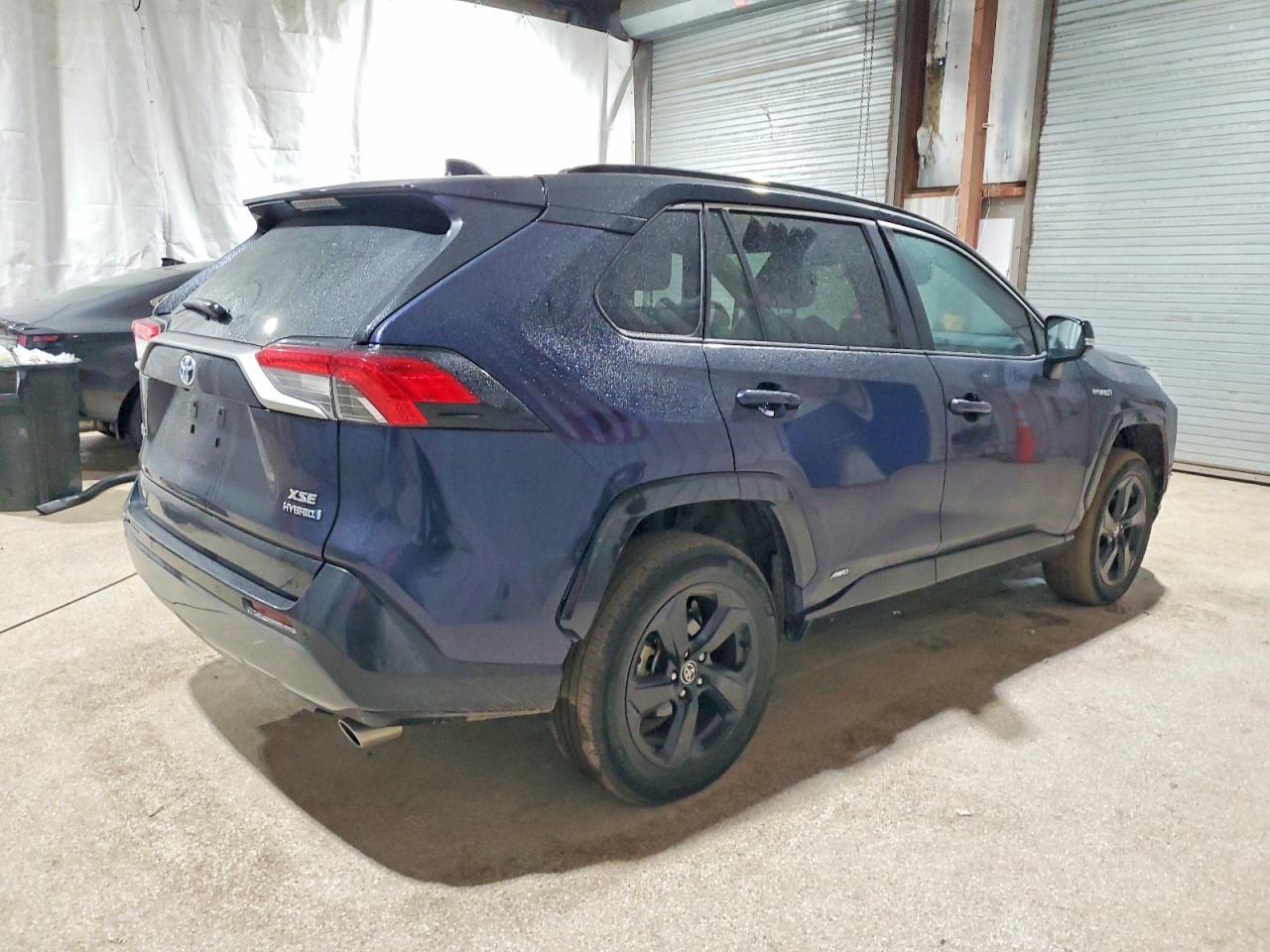 2021 TOYOTA RAV4 XSE photo 3