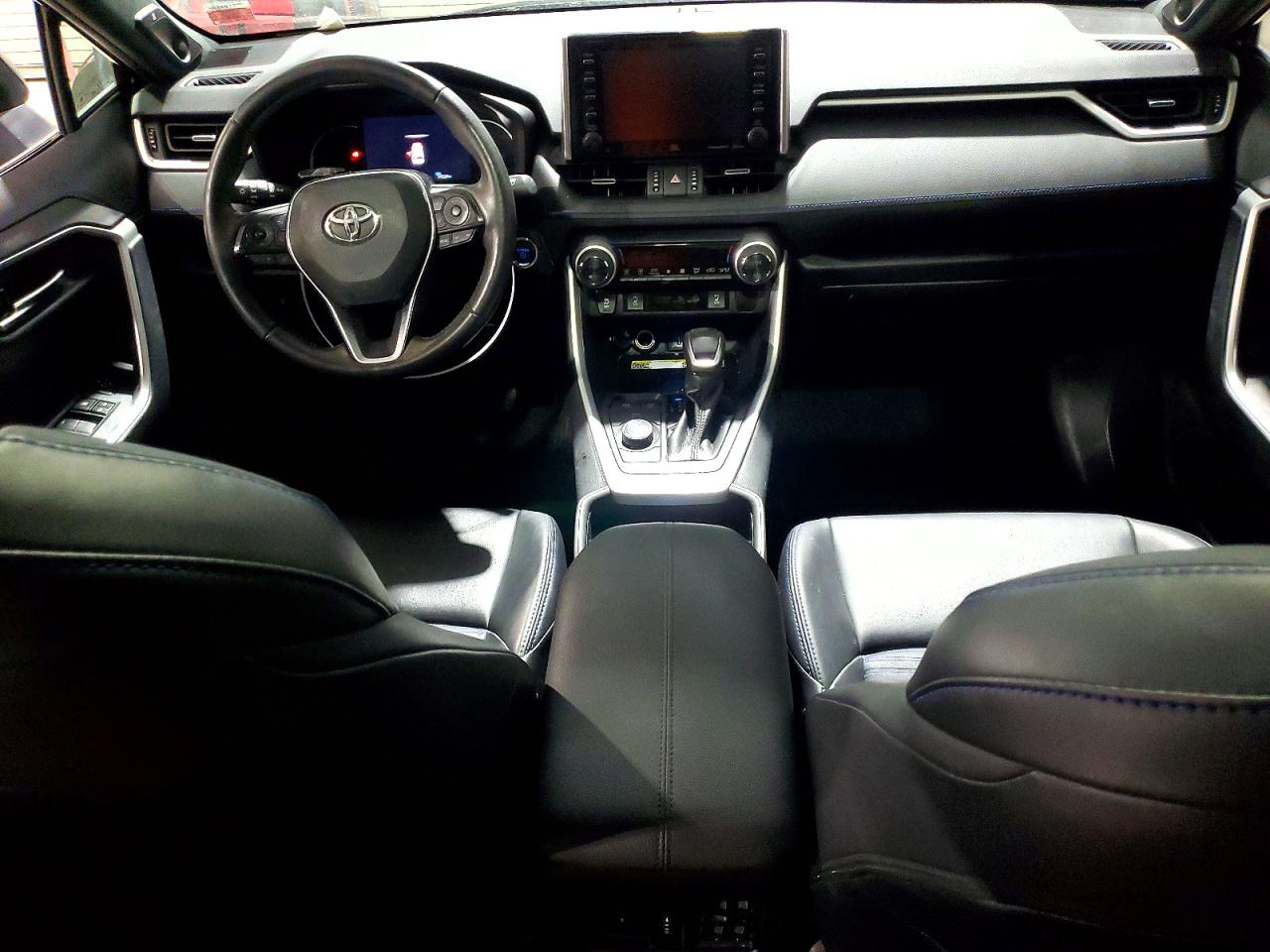 2021 TOYOTA RAV4 XSE photo 8