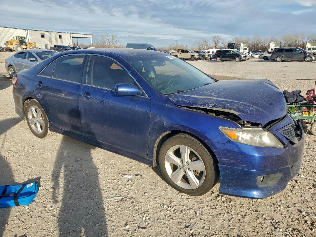 2010 TOYOTA CAMRY BASE photo 4