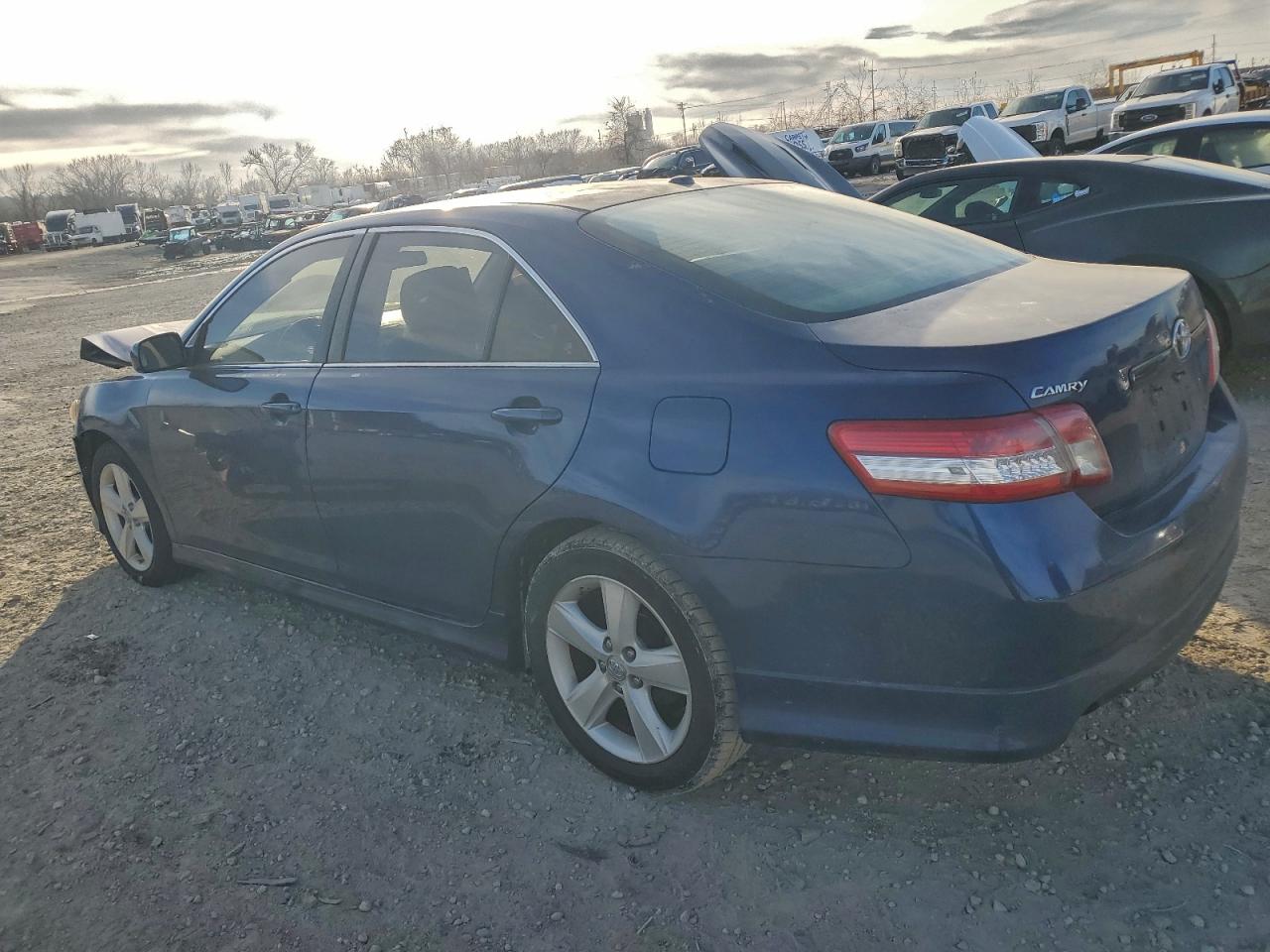 2010 TOYOTA CAMRY BASE photo 2