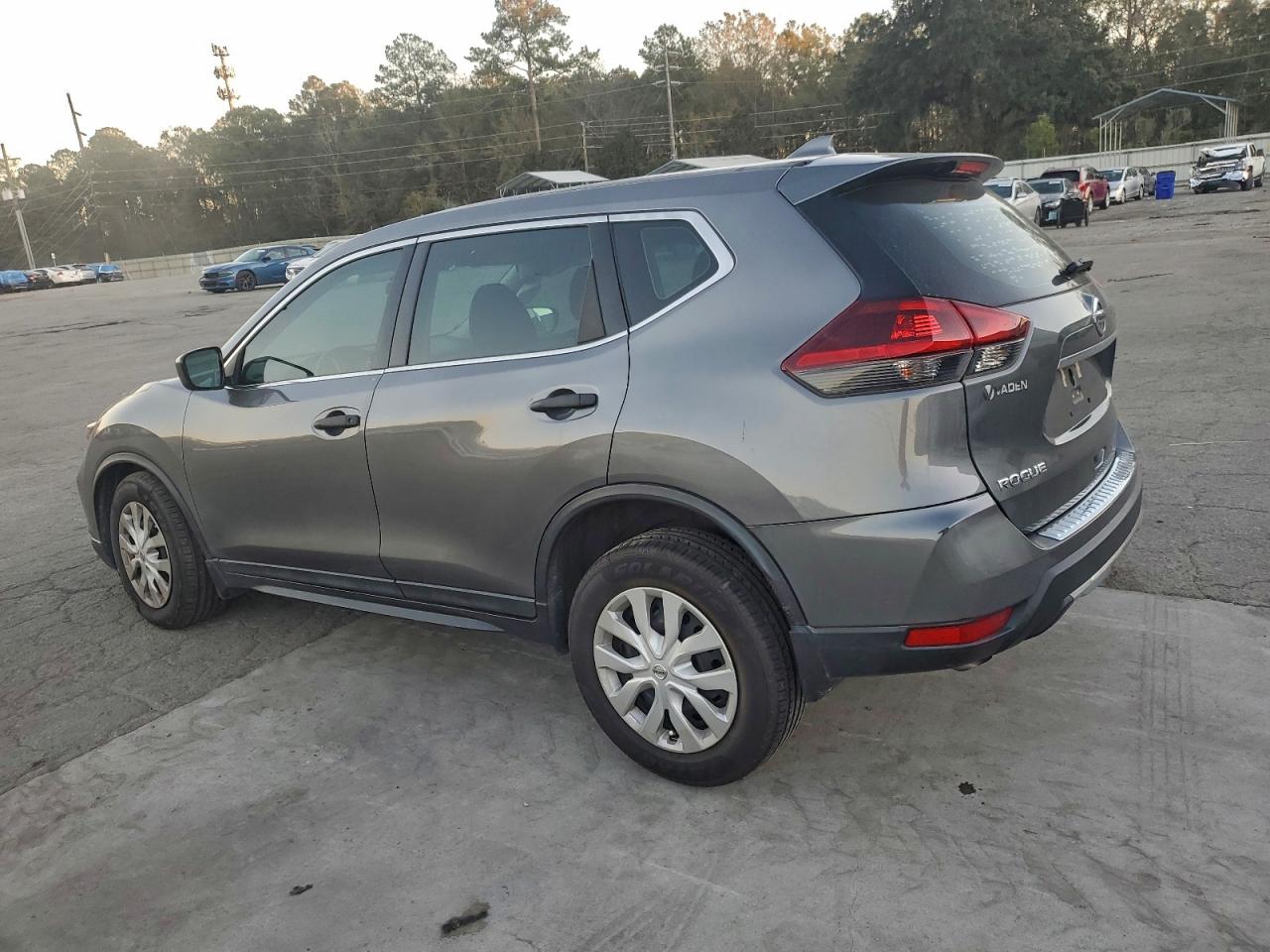 2019 NISSAN ROGUE S photo 2