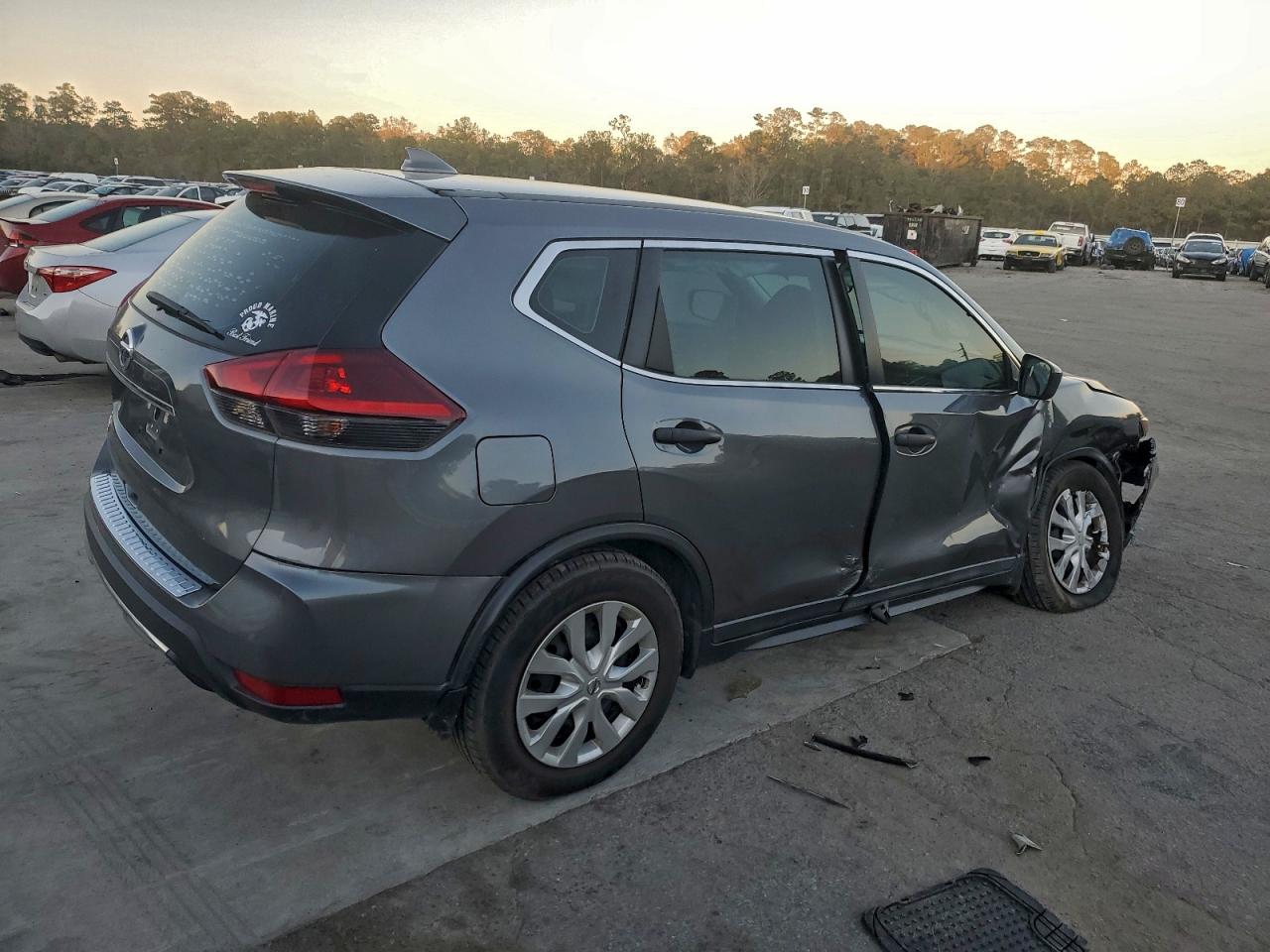 2019 NISSAN ROGUE S photo 3