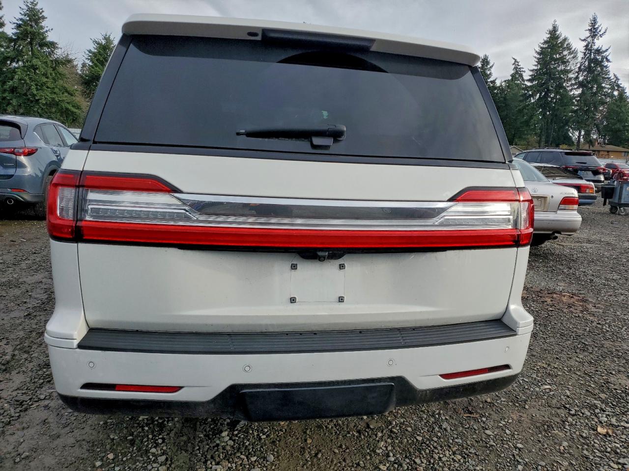 2020 LINCOLN NAVIGATOR RESERVE photo 6
