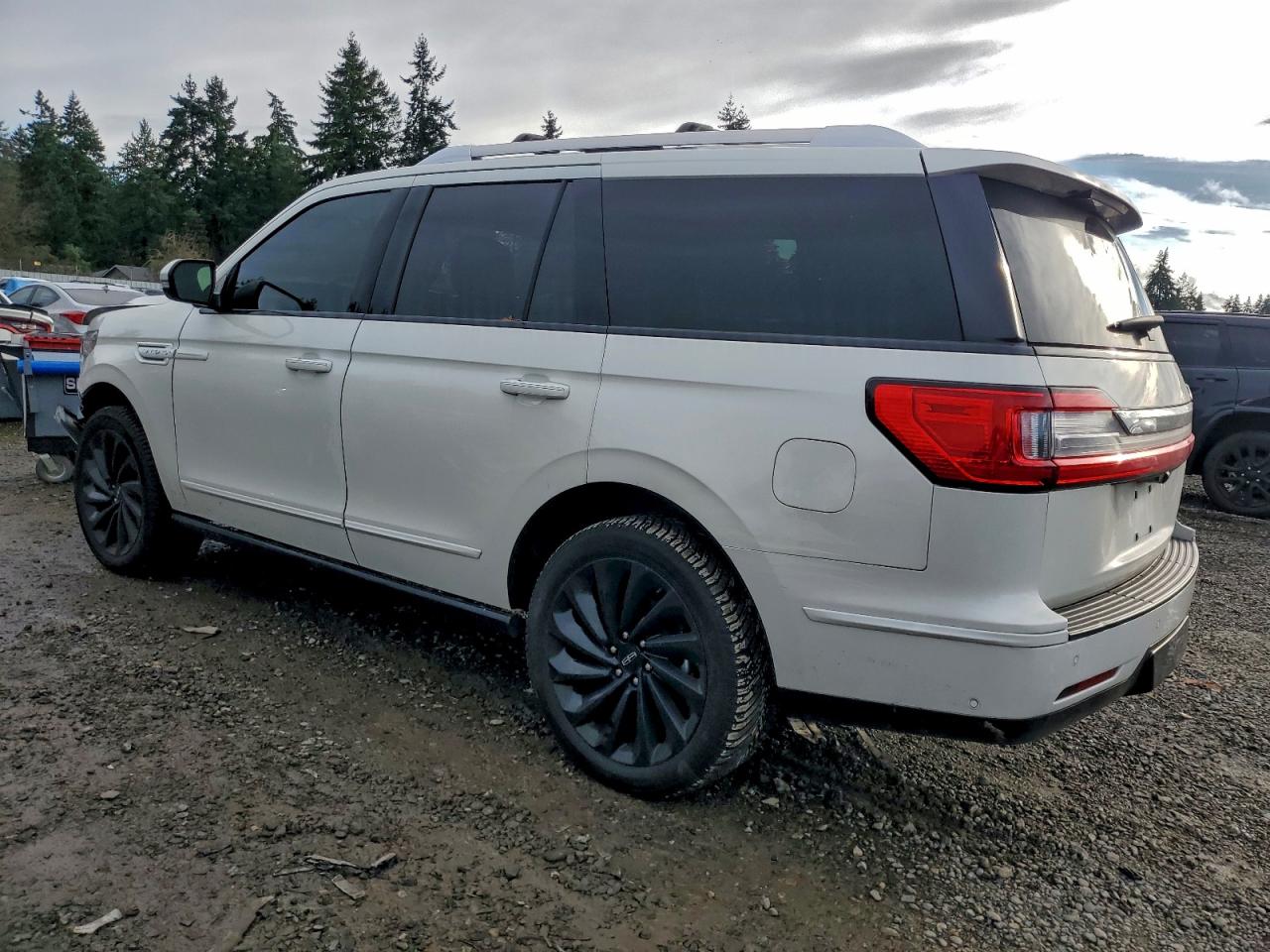 2020 LINCOLN NAVIGATOR RESERVE photo 2
