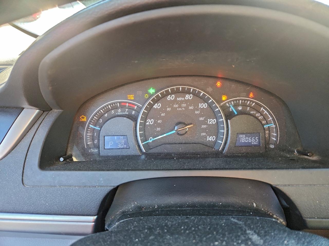 2013 TOYOTA CAMRY L photo 9