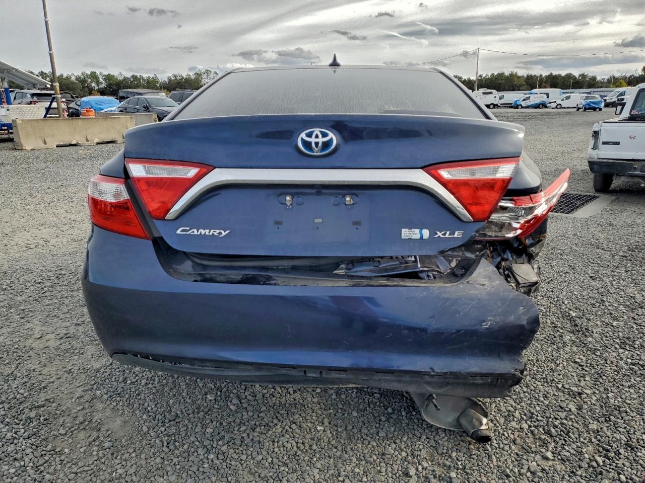 2015 TOYOTA CAMRY HYBRID photo 6