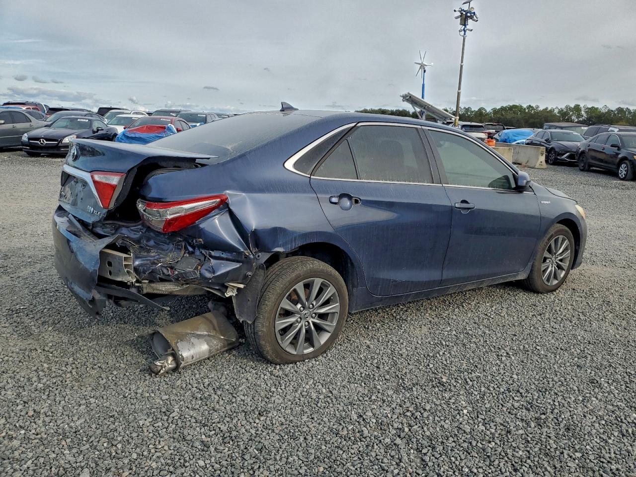 2015 TOYOTA CAMRY HYBRID photo 3