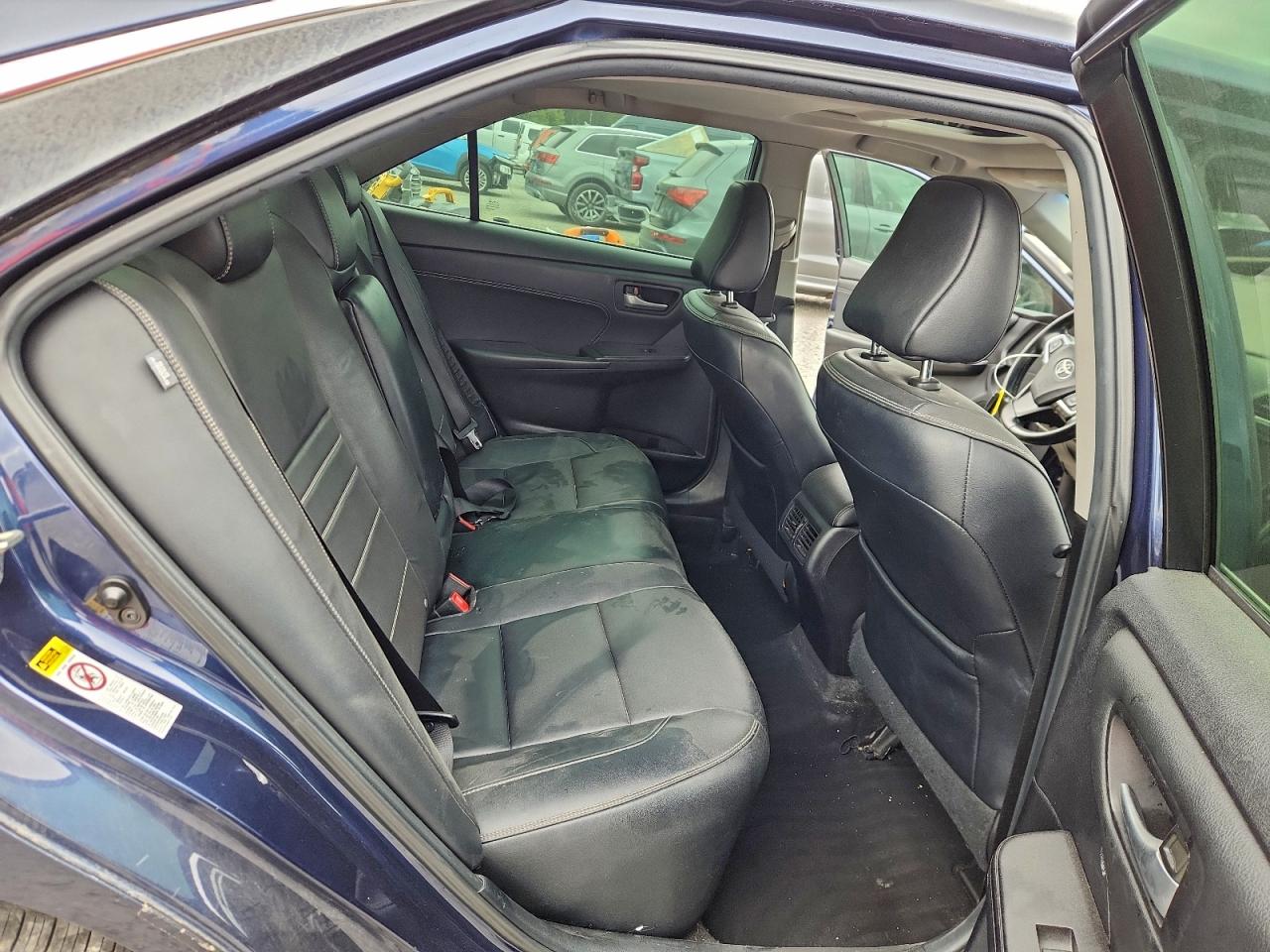 2015 TOYOTA CAMRY HYBRID photo 10
